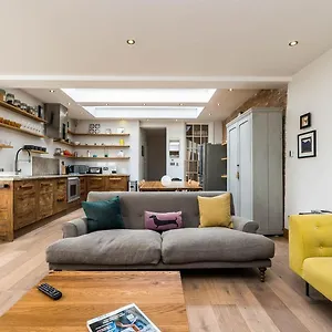 Stunning 3bd Flat Shoreditch With Hidden Garden Holiday home London